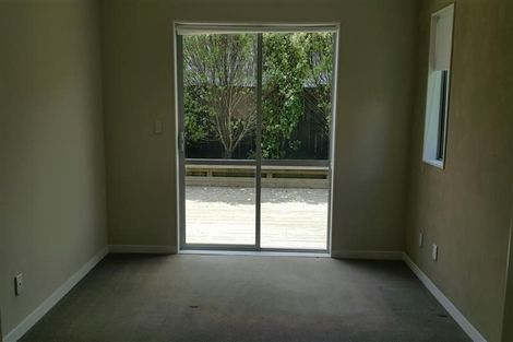 Photo of property in 108 Simpson Road, Henderson Valley, Auckland, 0614