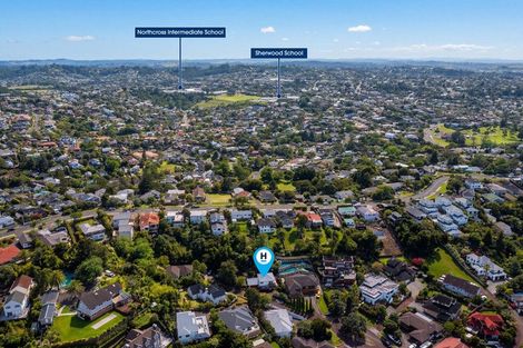Photo of property in 86 Crestview Place, Browns Bay, Auckland, 0630