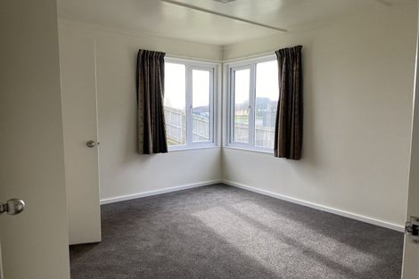 Photo of property in 3190 Great North Road, New Lynn, Auckland, 0600