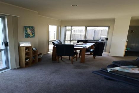 Photo of property in 64e Sheridan Terrace, Johnsonville, Wellington, 6037