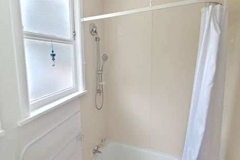 Photo of property in 5 Cypress Drive, Maungaraki, Lower Hutt, 5010