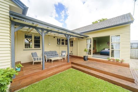 Photo of property in 11 Park Road, West End, Palmerston North, 4412