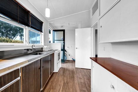 Photo of property in 13 Newbury Place, Waitara, 4320