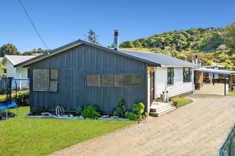 Photo of property in 60 Pinedale Crescent, Riversdale Beach, Masterton, 5872