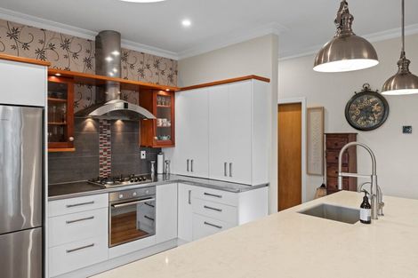 Photo of property in 124 Carrington Street, Lower Vogeltown, New Plymouth, 4310