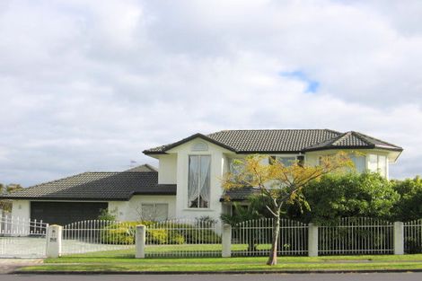 Photo of property in 11 Santa Ana Drive, Shamrock Park, Auckland, 2016