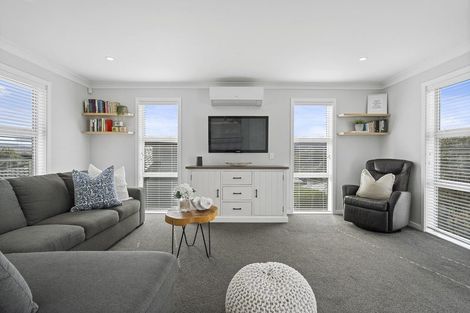 Photo of property in 156 Endeavour Drive, Whitby, Porirua, 5024