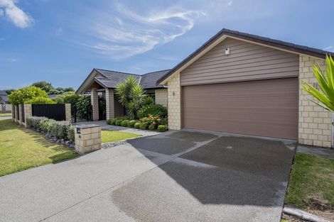 Photo of property in 65 Kotuku Drive, Paraparaumu Beach, Paraparaumu, 5032