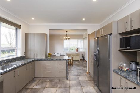 Photo of property in 9 Innes Place, Roslyn, Palmerston North, 4414