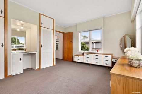 Photo of property in 14 Taikata Road, Te Atatu Peninsula, Auckland, 0610