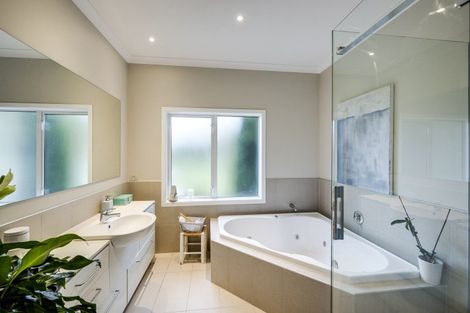 Photo of property in 254 Blackbarn Road, Havelock North, 4294