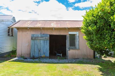 Photo of property in 2 Gladstone Street, Dannevirke, 4930
