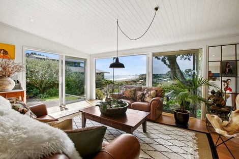 Photo of property in 7 Linda Street, Oakura, 4314