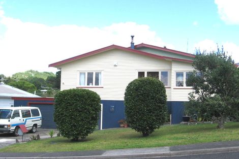 Photo of property in 12 Macnay Way, Murrays Bay, Auckland, 0630