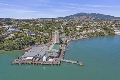 Photo of property in 77 Wallis Street, Raglan, 3225