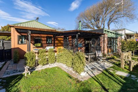 Photo of property in 23 South Terrace Road, Geraldine, 7930