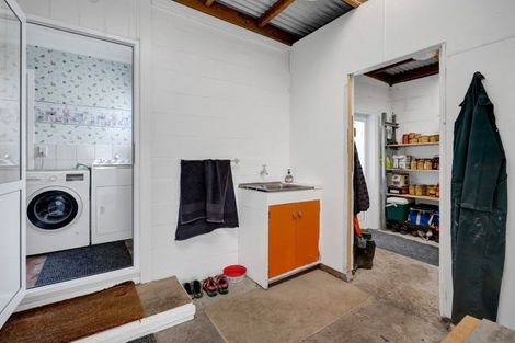 Photo of property in 14 Ngapapa Street, Urenui, 4375