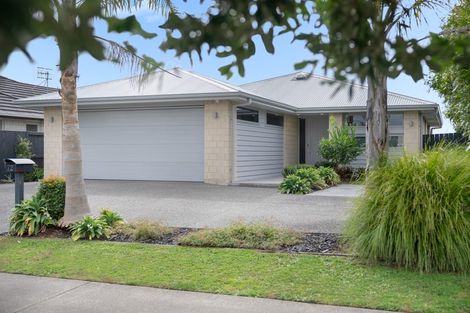 Photo of property in 72 Golden Sands Drive, Papamoa Beach, Papamoa, 3118
