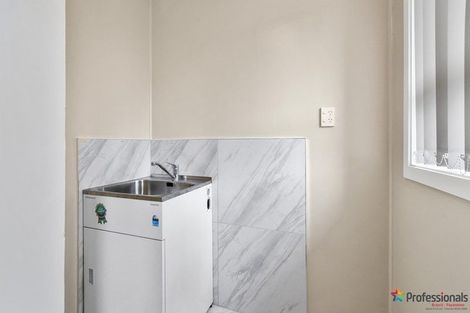 Photo of property in 34 Convair Crescent, Mangere, Auckland, 2022