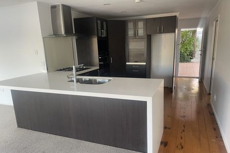 Photo of property in 63 Knights Road, Rothesay Bay, Auckland, 0630