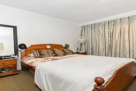 Photo of property in 2/24 Newington Road, Henderson, Auckland, 0612
