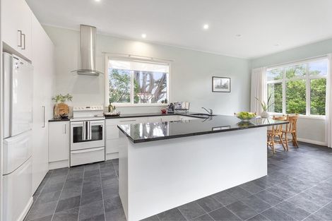 Photo of property in 11 Tio Tio Road, Miramar, Wellington, 6022