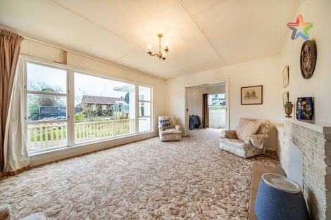 Photo of property in 385 Stokes Valley Road, Stokes Valley, Lower Hutt, 5019
