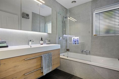 Photo of property in 51 Bryndwr Road, Bryndwr, Christchurch, 8052