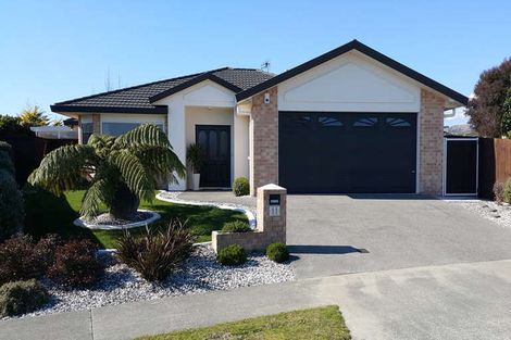 Photo of property in 11 Quadrant Heights, Paraparaumu, 5032