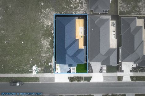 Photo of property in 12 Vinistra Road, Kumeu, 0810