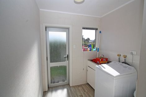 Photo of property in 12 Warren Place, Frankleigh Park, New Plymouth, 4310