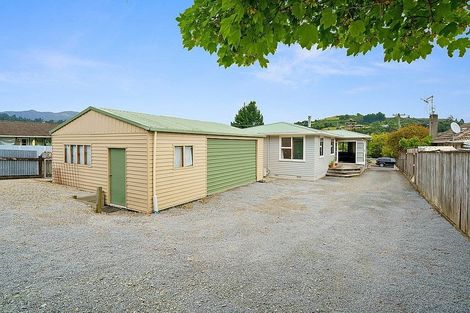 Photo of property in 51 Gillespies Road, Birchville, Upper Hutt, 5018