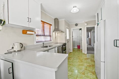 Photo of property in 10 Truby King Street, Merrilands, New Plymouth, 4312