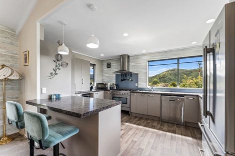 Photo of property in 60 Moana View Road, Waikawa, Picton, 7220