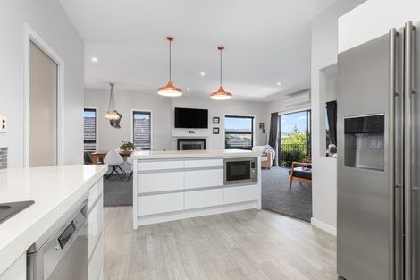 Photo of property in 154 Endeavour Drive, Whitby, Porirua, 5024