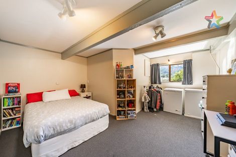 Photo of property in 30 Korau Grove, Stokes Valley, Lower Hutt, 5019
