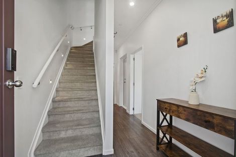 Photo of property in 27 Marine Parade, Hobsonville, Auckland, 0616