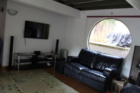 Photo of property in 2/31 King Richard Place, Browns Bay, Auckland, 0630