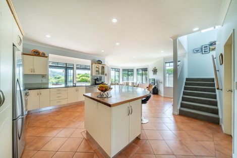 Photo of property in 30 Emerald Hill Drive, Birchville, Upper Hutt, 5018