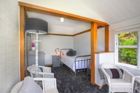 Photo of property in 102 Paremata Road, Paremata, Porirua, 5024