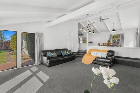 Photo of property in 27 Withells Road, Avonhead, Christchurch, 8042