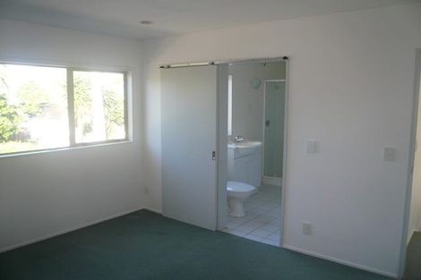 Photo of property in 8a Blockhouse Bay Road, Avondale, Auckland, 1026