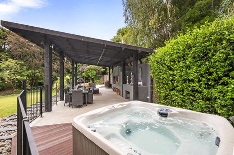 Photo of property in 19 Cremorne Avenue, Hokowhitu, Palmerston North, 4410