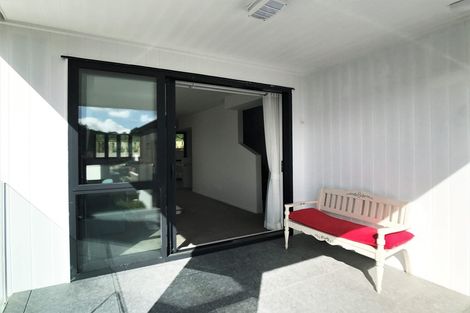 Photo of property in 1 Kanona Way, Albany Heights, Auckland, 0632
