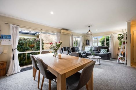 Photo of property in 4 Applebox Lane, Henderson, Auckland, 0612