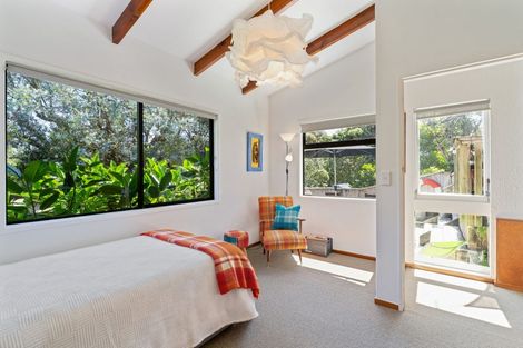 Photo of property in 14 Hughes Street, Waikanae Beach, Waikanae, 5036