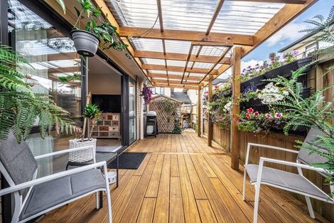 Photo of property in 118a Gracechurch Drive, Flat Bush, Auckland, 2016