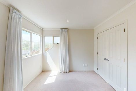 Photo of property in 9 Bennett Grove, Newlands, Wellington, 6037