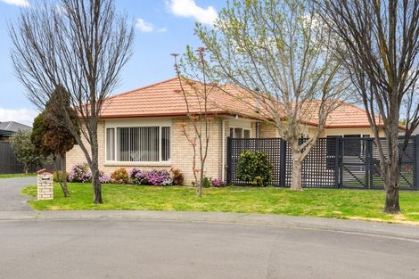 Photo of property in 8 Cape Place, Poraiti, Napier, 4112