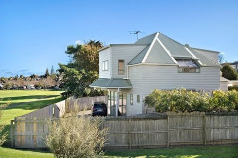 Photo of property in 20b Bledisloe Street, Cockle Bay, Auckland, 2014